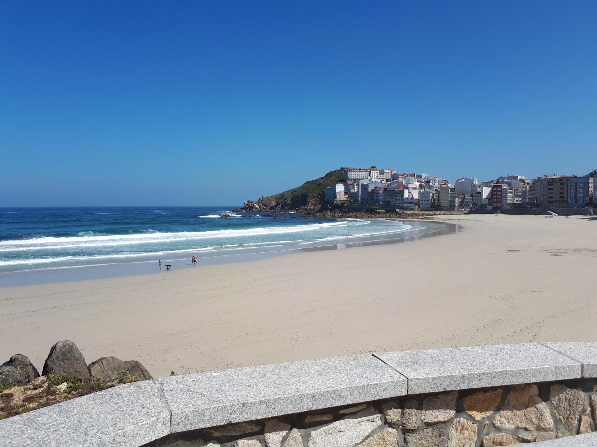 Апартаменты Atico Con Terraza A Pie De Playa Мальпика Экстерьер фото